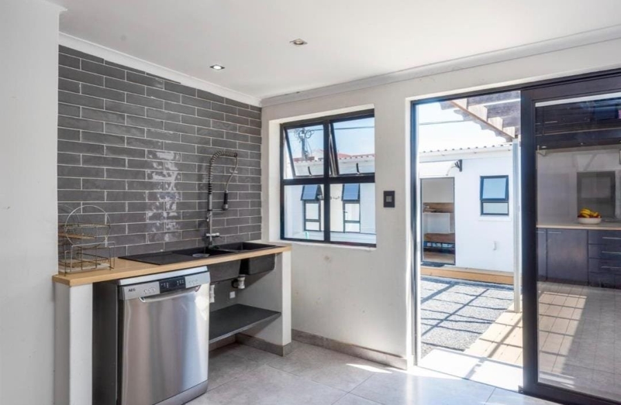 3 Bedroom Property for Sale in Lansdowne Western Cape